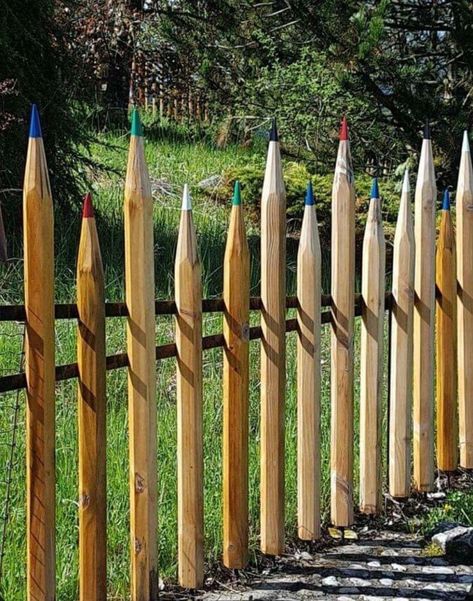 Colored pencil fence??? Yes please! Pencil Fence, Play Ground, Outdoor Decor Backyard, Garden Stuff, Kids Play, Garden Crafts, Yes Please, Colored Pencil, Garden Art