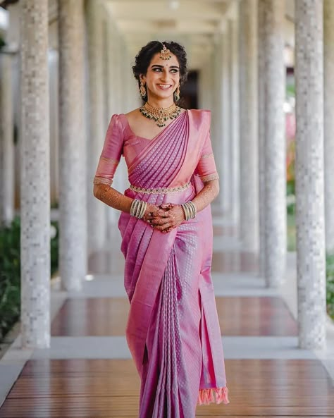 Indian Saree Draping Styles, Purple Sarees, South Indian Saree, South Indian Wedding Saree, South Indian Bride Saree, Draping Styles, South Indian Blouse Designs, Engagement Saree, Simple Saree Designs