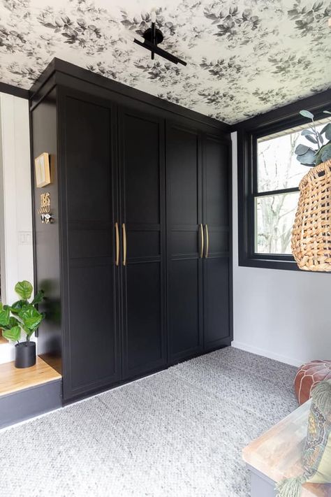 Mudroom Closet, Kpop Ideas, Ikea Wardrobe, Ikea Pax Wardrobe, Ikea Bedroom, Pax Wardrobe, Diy Wardrobe, Ikea Pax, Green Door