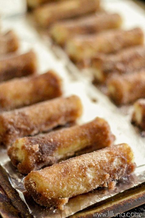 What Can I Make With Puff Pastry, Baked Churros, Puff Pastry Recipes Dessert, Cream Cheese Roll Up, Pastries Recipes Dessert, Puff Pastries, Puff Pastry Desserts, Churros Recipe, Cream Cheese Rolls