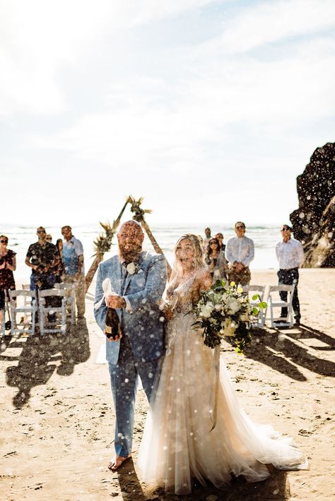 Cannon Beach Wedding Oregon Coast, Oregon Coast Micro Wedding, Cannon Beach Oregon Wedding, Cannon Beach Wedding, Oregon Beach Wedding, Oregon Coast Wedding, Cannon Beach Oregon, Oceanfront Wedding, Tropical Beach Wedding