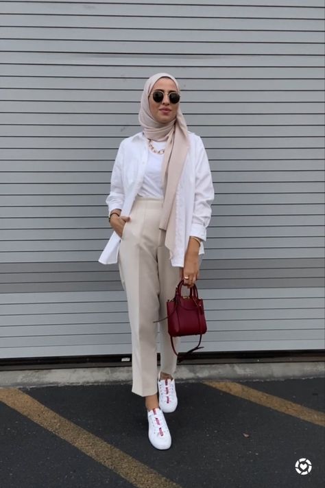 Hijab outfits-Modest fashion Everyday Outfits Summer Hijab, Summer Outfits Women Hijab, Spring Outfits Hijab Modest Fashion, Casual Chic Hijab Outfit, Hijabi Casual Summer Outfits, Trousers Hijab Outfit, Summer Modest Fashion Outfits, Modest Airport Outfit Hijab, Casual Outfits With Hijab