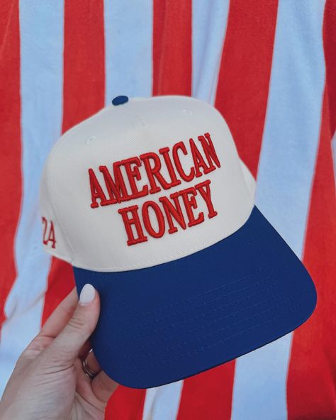 just dropped the cutest hats right in time for 4th of July 🇺🇸✈️ these have same or next day shipping, so runnnn 🏃🏼‍♀️🏃🏼‍♀️🏃🏼‍♀️ #kenzkustomz #taptoshop #4thofjuly Trucker Hat Embroidery, Cute Hat Designs, Simply Jules, Puff Embroidery, Funny Trucker Hat, American Honey, Vintage Trucker Hat, College Fits, Vintage Trucker Hats