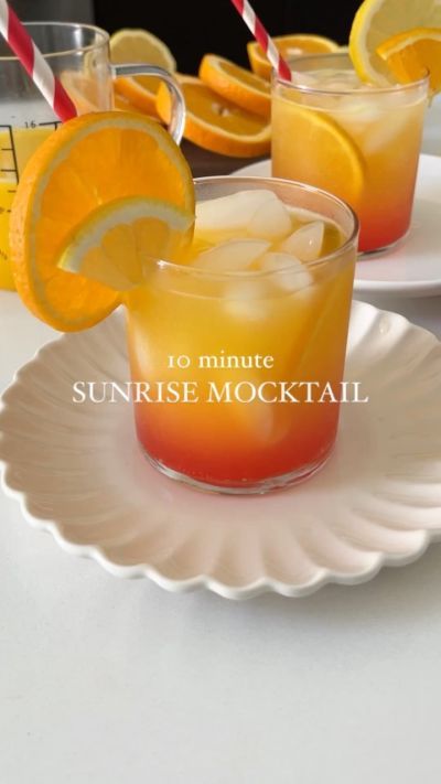 Sunrise Mocktail - Moribyan Sunrise Mocktail, Mocktail Drinks, Iced Drinks Recipes, Honey Chipotle, Drink Recipes Nonalcoholic, Refreshing Drinks Recipes, Fancy Drinks, Homemade Drinks, Cocktail Drinks Recipes