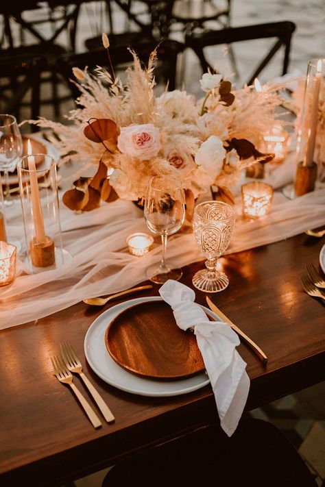 Pink And Pampas Wedding, Acre Baja Wedding, Pampas Grass Wedding Decor, Grass Wedding Decor, Baja Wedding, Acre Baja, Pampas Grass Wedding, Tafel Decor, Cabo Wedding