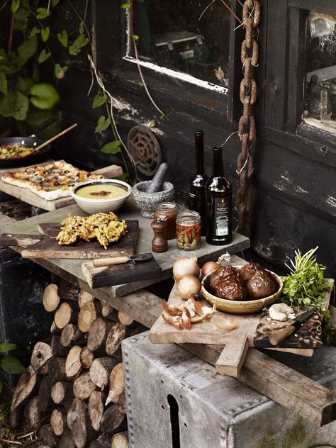 . Rustic Food Display, Table D Hote, Catering Display, Food Displays, Deilig Mat, Food Display, Food Photography Styling, Food Garden, Food Presentation