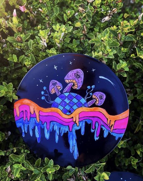 Trippy Record Painting, Mushroom Record Painting, Painted Records Vinyl Trippy, Painted Records Vinyl, Record Painting Ideas, Vinyl Painting, Vinyl Record Art Ideas, Vinyl Paintings, Painted Records