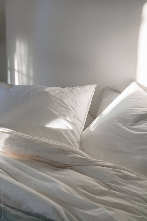 White bedding in a light-filled room with soft, airy, clean aesthetic Fresh Bed Sheets Aesthetic, Calm Clean Aesthetic, White Pillows Aesthetic, Fresh Sheets Aesthetic, Soft Pillow Aesthetic, Fresh Clean Aesthetic, Clean Sheets Aesthetic, Clean Bed Aesthetic, Clean Aethstetic