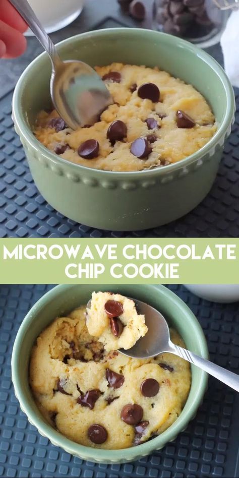 This microwave chocolate chip cookie is the perfect dessert for one! It cooks in only 40-60 seconds for a super quick, sugar fix. Mug Dessert Recipes, Microwave Chocolate Chip Cookie, Microwave Mug Recipes, Microwave Dessert, Healthy Chocolate Chip, Recipes Chocolate, Low Carb Cookies, Mug Recipes, Oreo Dessert