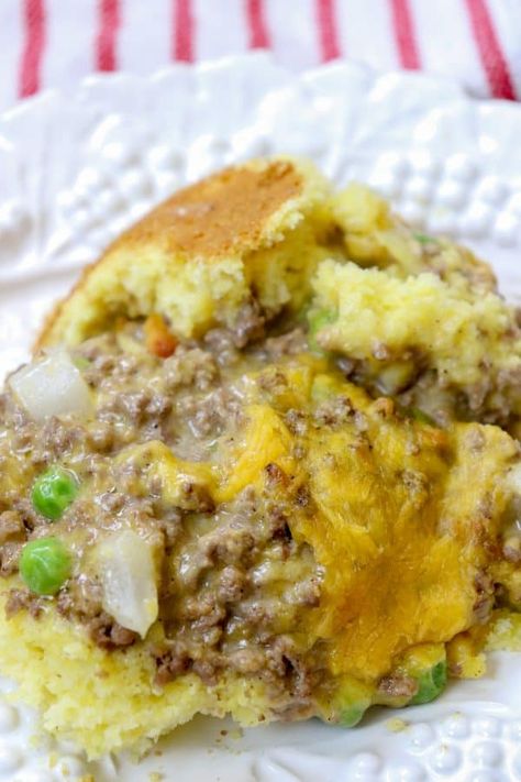 Jiffy Casserole, Jiffy Cornbread Casserole, Casserole With Ground Beef, Cheeseburger Casserole Recipe, Cracker Chicken, Oven Meals, Jiffy Mix, Corn Muffin, Jiffy Cornbread