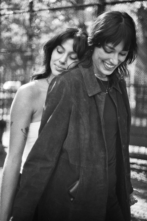 Eden Strader Photography, 35mm engagement session, film engagement photos, film couples photos, couples aesthetic, lesbian aesthetic, queer couple aesthetic, gay couple pose ideas, lesbian pose ideas, wlw pose ideas, wlw couples, queer wedding photography, queer engagement session, queer pose ideas, gay aesthetic, chicago wedding photography, chicago film photography, chicago film wedding photography Engagement Pictures Lesbian, Lesbian Fall Engagement Pictures, Lesbian Couple Engagement Shoot, Lesbian Elopement Photography, Lesbian Engagement Photoshoot Ideas, Couple Poses Lesbian, Queer Engagement Photos, Queer Photoshoot, Wlw Photoshoot