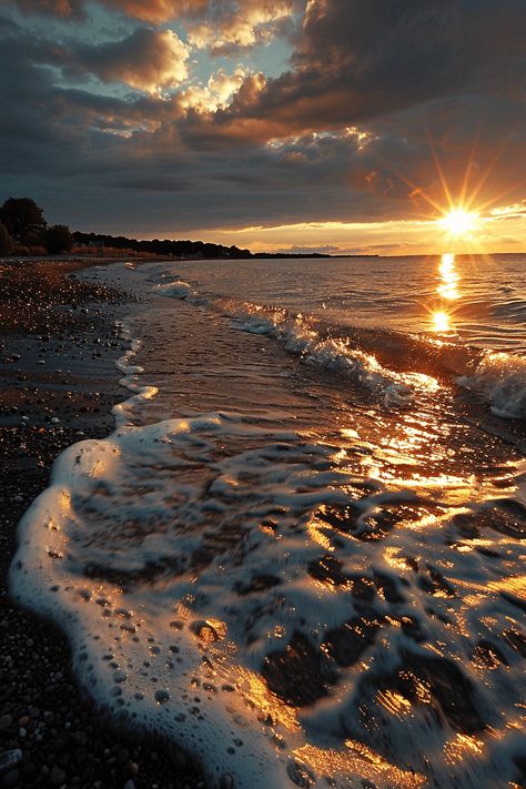 Coastal Bliss: Perfect Beach Day Beautiful Sunset Beach The Ocean, Newport Restaurants, England Coast, Lost Memories, New England Coast, Perfect Beach Day, Ocean Aesthetic, Beach Events, Beach Side