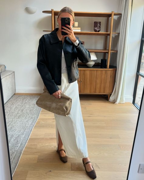 Lydia Tomlinson | Transitional outfit inspo from past to present 🍂 | Instagram Lydia Jane Tomlinson Style, Lydia Tomlinson Outfits, Lydia Jane Tomlinson, Lydia Tomlinson, Transition Outfits, Ballet Flats, Personal Style, Outfit Inspirations, Casual Outfits