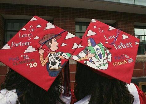 Disney Graduation Cap, Funny Graduation Caps, Creative Graduation Caps, Graduation Cap Ideas, Disney Graduation, College Grad Cap Ideas, Grad Cap Decorated, Graduation Cap Decoration Diy, High School Graduation Cap