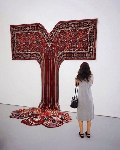 Faig Ahmed, Migraine Art, Contemporary Weaving, Pop Culture Tshirts, Saatchi Gallery, Carpet Installation, Sculpture Installation, Weaving Art, Persian Carpet