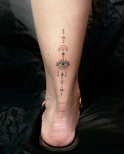 Rae Atwood on Instagram: “A third eye and geometric ornament for Jade. I LOVE this placement!    . . . #charlottetattooers #nctattooers #ladytattooer #tattoo…” Evil Eye Ornamental Tattoo, Third Eye Tattoos For Women, Lotus Eye Tattoo, Intuition Eye Tattoo, Cool Little Tattoos, 3rd Eye Tattoo, Third Eye Tattoos, Watercolour Tattoos, Eye Tattoos