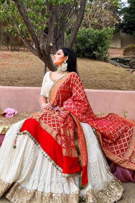 Amazing White and Red Colour Designer Lehenga Choli For Wedding for more visit https://www.joshindia.com/lehengas.html Gharchola Dupatta, Indian Bridal Couture, Chikankari Lehenga, Mehendi Outfit, Latest Bridal Lehenga, Indian Outfits Lehenga, Wedding Lehenga Designs, Indian Bride Outfits, Bridal Lehenga Collection