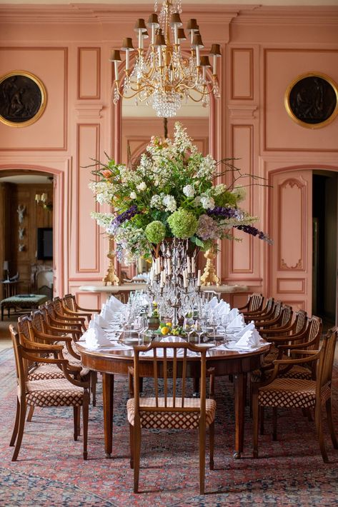 The Chateau of dreams {Chateau du Grand Luce}. | Cool Chic Style Fashion Timothy Corrigan, Chateaux Interiors, Chateau Hotel, Glam Pad, Ad Magazine, Chateau France, Elegant Dining Room, Formal Gardens, French Chateau