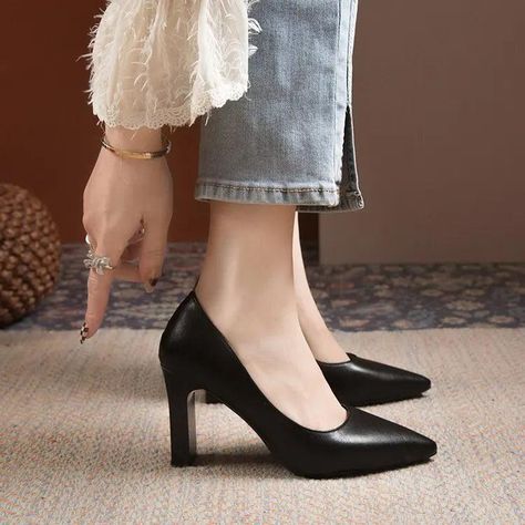 Classic Heel Women Pumps Pointed Toe Kids Loafers, Mens Undershirts, Heeled Pumps, Mens Boxer Shorts, Monk Strap Shoes, Suit Shoes, Loafer Slippers, Classic Heels, Pumps Shoes