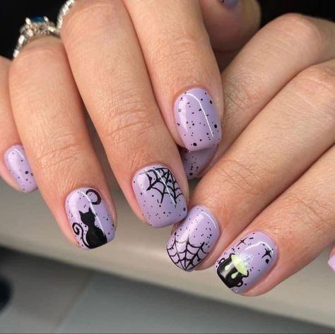 Spooky Nail Manicure, Cute Nail Designs For Halloween, Purple Mummy Nails, Black Cat Nail Art Halloween, Purple Cat Nails, Halloween Nails 2023 Purple, Halloween Nails Design Ideas, Halloween Luminary Nails, Halloween Gel Nail Art