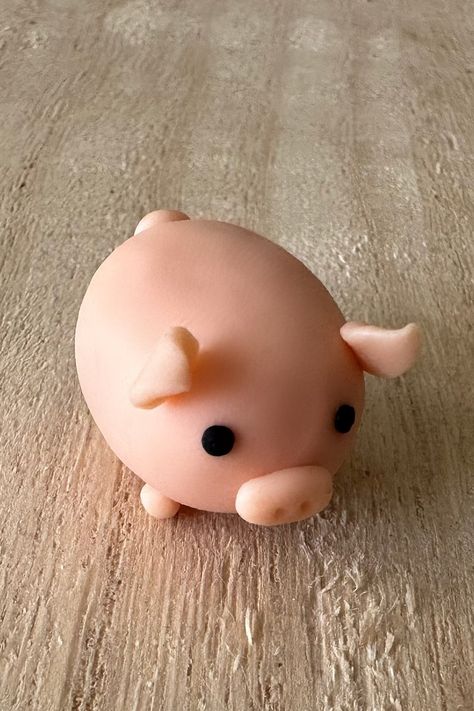 Cute Polymer Clay Animals Easy, Cute Clay Keychains Easy, Plastelina Figures Easy, Small Modeling Clay Ideas, Cute Tiny Clay Ideas, Clay Easy Crafts, Clay Molding Ideas Kids, Modelling Clay Crafts For Kids, Cute Things To Sculpt With Clay