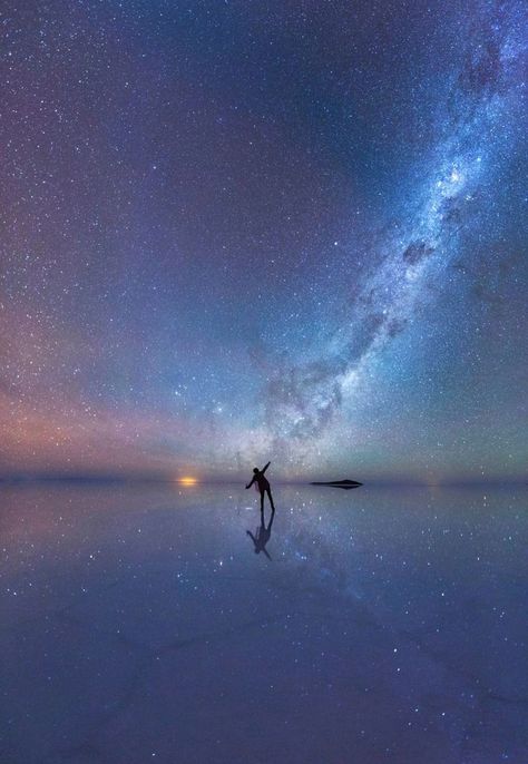 15. “The Mirrored Night Sky”, by Xiaohua Zhao, China | 17 Phenomenal Pictures Of Space That Will Fill You With Awe Cer Nocturn, Tata Surya, Sistem Solar, Matka Natura, Sky Full Of Stars, Whatsapp Wallpaper, Sky Full, Wallpaper Tumblr, Space Photos