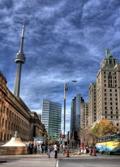 15 Best Things to Do in Toronto (Canada) - The Crazy Tourist Canada Honeymoon, Things To Do In Toronto, Backpacking Canada, Canada Vacation, Canada City, Canada Photography, Toronto City, Toronto Travel, Vacation Photography