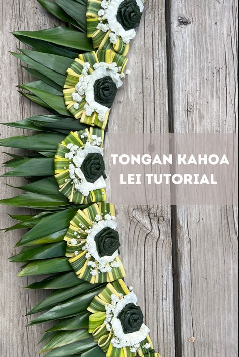 Tongan Leis Tutorial, Kahoa Lei, How To Make Leis, Hawaiian Graduation, Lei Tutorial, Graduation Ribbon, Lei Poo, Lei Graduation, Orchid Lei