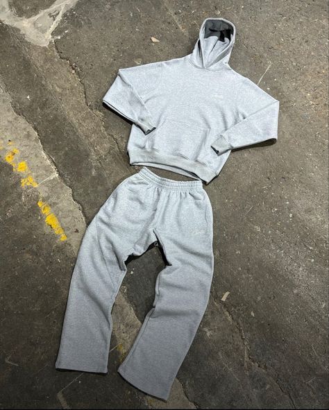 Men Tracksuit Outfit, Minimal Shirt Design, Fashion Design Template, Tracksuit Outfit, Streetwear Inspo, Classy Outfits Men, Concept Clothing, Chill Fits, Whatsapp Number