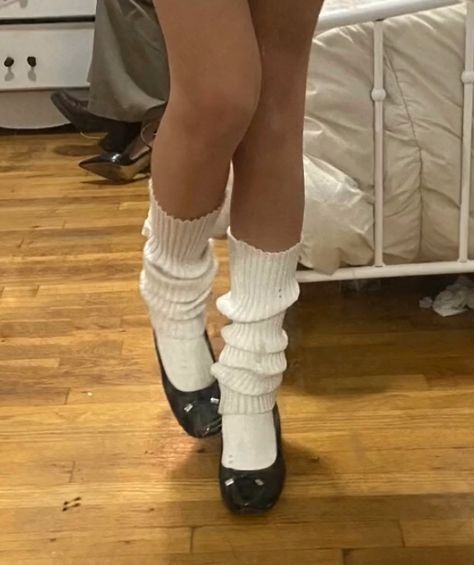 Leg Warmers With Flats, Leg Warmers Heels, Flats With Socks, Coquette Boots, Leg Warmers Aesthetic, Leg Warmer Outfits, Outfits With Leg Warmers, Leg Warmer Outfit, Knee Warmers