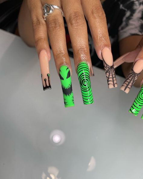 Bogie Boogie Nails, Oggie Boggie Nails, Boogie Man Nails, Halloween Nails Nightmare Before, Easy Oogie Boogie Nails, The Nightmare Before Christmas Nails, Nightmare Before Christmas Nails Oogie Boogie, Oogie Boogie Nails, Jack Skellington And Oogie Boogie Nails