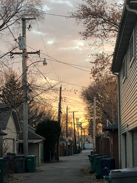 Middle School Aesthetic, College Motivation, School Hallways, Love Sky, Walk To School, Sky Pics, College Aesthetic, School Aesthetic, Beginning Of School