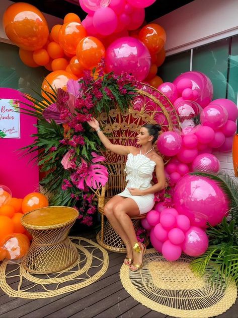 Balloons Around Backdrop, Pink And Orange Decorations, Sunset Party, Tropical Birthday Party, Orange Birthday, Fiesta Tropical, Birthday Ideas For Her, Tropical Birthday, Pink Birthday Party