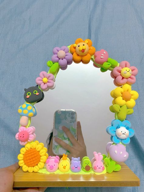 Gantungan Kunci Clay, Air Dry Clay Mirror, Mirror Clay Art, Ide Clay, Clay Art For Kids, Foam Clay, Nifty Crafts, Art Mirror, Tanah Liat