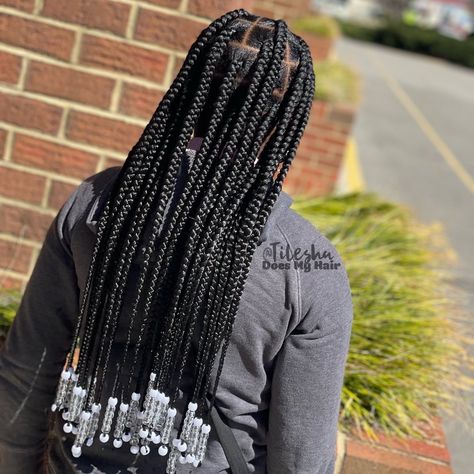 Large Knotless Box Braids With Beads, Large Knotless With Beads, Jumbo Knotless Box Braids With Beads, Large Knotless Braids With Beads, Box Braids Beads, Large Knotless Box Braids, Braids And Beads, Senegalese Twist Style, Large Knotless