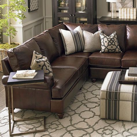 15 Large Sectional Sofas That Will Fit Perfectly Into Your Family Home Brown Sectional Living Room, Leather Couch Decorating, Leather Sectional Living Room, Brown Leather Couch Living Room, Sofa Kulit, Leather Couch Sectional, Brown Sofa Living Room, Living Room Decor Brown Couch, Leather Couches Living Room