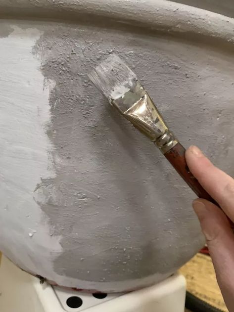 How to Create a Faux Concrete Paint Finish | Hometalk Faux Concrete Paint, Diy Painted Vases, Floor Concrete, Painted Porch, Concrete Painting, Concrete Paint, Rama Seca, Diy Concrete Planters, Porch Floor