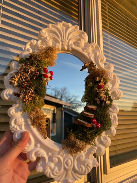 Whimsical Mirror Frames, Moss Mirror With Crystals, Woodland Mirror, Moss Mirrors, Mushroom Mirror, Fairy Moss, Twig Mirror, Moss Mirror, Diy Mirrors