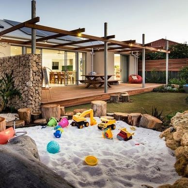 Piscina Laguna, Diy Sandbox, Small Urban Garden, Pergola Diy, Sand Pit, Outdoor Play Areas, Kids Outdoor Play, Outdoor Play Area, Box Toys