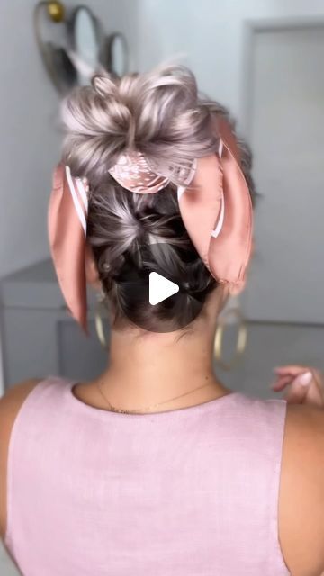 Hair Ideas With Scarf, Short Hair With Scarf Hairstyles, Hairstyle With Scarf Short Hair, Bandana Hairstyles Updo, Cute Hairstyles With Bandanas, Short Hair Bandana Ideas, Short Hair Scarf Styles, Short Hair Bandana, Scarf Hairstyles Short Hair