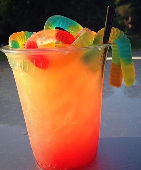 Specialty Alcoholic Drinks, Candy Drinks Recipes, Alcohol Drink Ideas, Candy Alcohol Drinks, Jolly Rancher Drink, Soda Italiana, Gummy Worm, Fun Drinks Alcohol, Drinks Summer