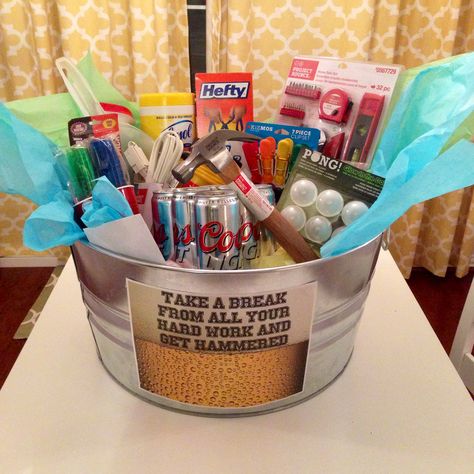 The housewarming basket I made my boyfriend                                                                                                                                                                                 More Housewarming Basket, Housewarming Gifts For Men, Funny Housewarming Gift, Easy Homemade Christmas Gifts, Housewarming Gift Baskets, Baskets For Men, Best Housewarming Gifts, Diy Valentines Crafts, Silent Auction