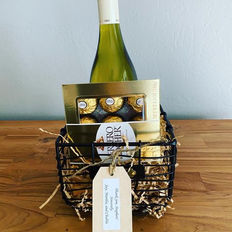 Wine Chocolate Gift Basket, Wine And Chocolate Gift Basket, Wine And Chocolate Gift, Wine Basket Gift Ideas Diy Budget, Blanket Wine Gift Basket, Thank You Wine Basket, Basket Wrapping, Client Gifts Christmas, Wine Gifts Diy