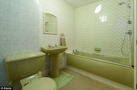 Investing in homes with outdated decor like avocado bathrooms (pictured) is the best way to quadruple your money, according to a leading property developer Avocado Bathroom Suite, Lime Green Bathrooms, Green Bathroom Decor, Room Green, Retro Bathrooms, Small Remodel, Bathroom Suite, Trendy Bathroom, Bathroom Pictures