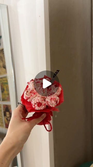 Yano4kk 彡☆ on Instagram: "DIY Halloween bouquet🩸" Halloween Bouquet, Instagram Diy, Diy Halloween, Halloween Diy, Halloween, On Instagram, Instagram, Halloween Crafts