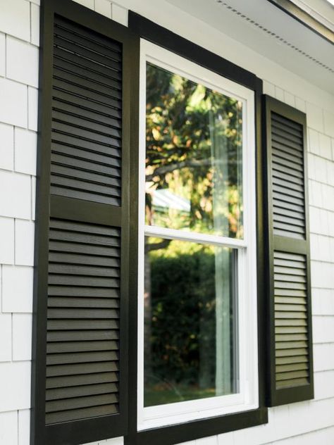 Black Trim Exterior House, White House Black Trim, Windows Trim, Black Window Trims, Window Exterior, White Exterior Houses, Shake Siding, Black Shutters, Window Trim Exterior