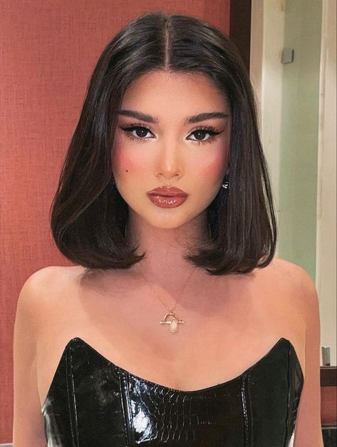 Khelan Mh, Bob Haircut Ideas, Fancy Hairstyles, Bob Haircut, Hair Inspo Color, Shoulder Length Hair, Haircut Ideas, Pretty Makeup, Cute Makeup