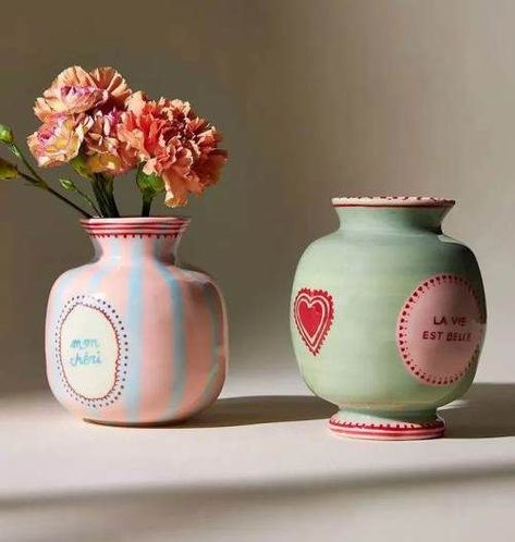 Creative plant pot designs by maya | Just Trendy Girls: Plant Pot Designs, Funky Vases, Bouquets Of Roses, Red Ceramic Vase, Flower Home Decoration, Bud Vases Flowers, Bud Flower, Large Ceramic Vase, Plant Pot Design