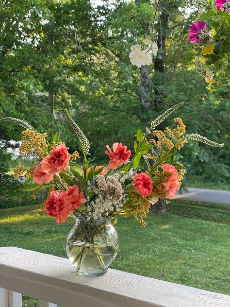 Floral arrangement with orange carnations and baby breath whimsical and funky flower bouquet on the front porch at golden hour Pinterest Tv, Flower Centerpieces Diy, Diy Flower Arrangement, Home Flower Arrangements, Summer Flower Arrangements, Flower Arrangement Designs, Boquette Flowers, Floral Arrangements Diy, Flower Arrangements Diy