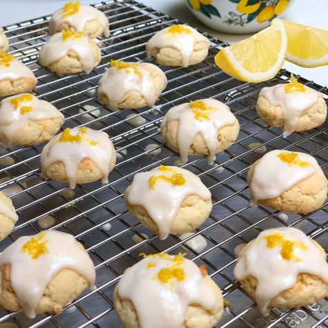 Vegan Lemon Drop Cookies Vegan Holiday Desserts, Holiday Dessert Recipes Easy, Italian Lemon Cookies, Vegan Pumpkin Pie Recipe, Vegan Egg Replacement, Vegan Pumpkin Bread, Lemon Drop Cookies, Vegan Apple Pie, Glaze Icing